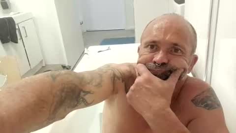 Snapshot of fukmelivenow chatting on 10/15/25, 07:03 fukmelivenow online show from 10/15/25, 07:03