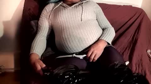 Pizzaz online show from 10/10/25, 03:22