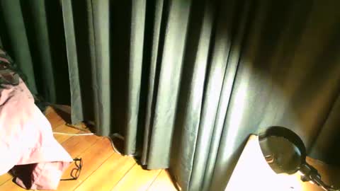 Pizzaz online show from 12/17/25, 01:00