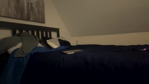 Snapshot of funfcker34 chatting on 10/29/25, 03:42 Curious guy showing off online show from 10/29/25, 03:42