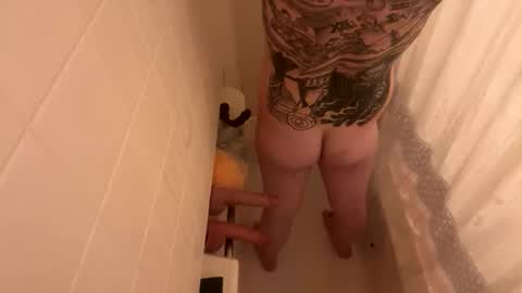 Snapshot of funfcker34 chatting on 02/24/26, 01:25 Curious guy showing off online show from 02/24/26, 01:25