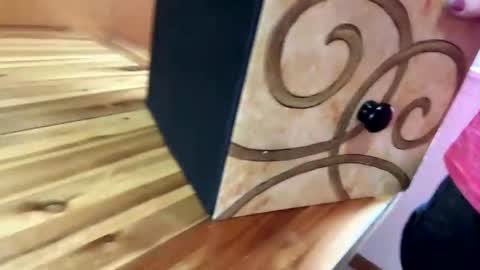 Linnys Palace online show from 10/29/25, 05:14