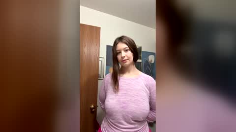 Snapshot of funflirt97 chatting on 03/18/26, 04:32 Linnys Palace online show from 03/18/26, 04:32