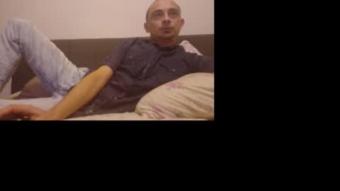 Snapshot of funkymoonkey chatting on 11/01/25, 03:47 FunkyMoonkey online show from 11/01/25, 03:47