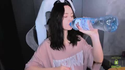 Eva online show from 11/15/25, 03:04