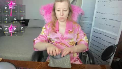 funny_bunny4 online show from 02/16/25, 12:43