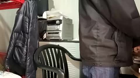 Italian men online show from 04/12/26, 08:30