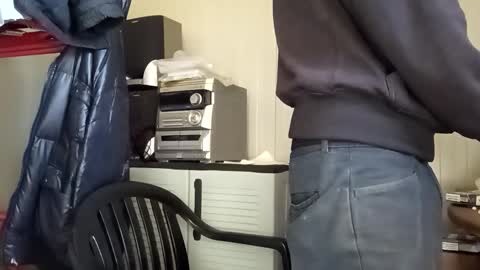 Italian men online show from 04/25/26, 09:34