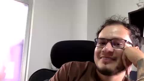 Snapshot of funnyboys18 chatting on 06/05/26, 06:13 Zanty online show from 06/05/26, 06:13
