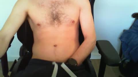 Snapshot of funnyeucouple chatting on 04/25/26, 08:50 YWhiteNiceMan online show from 04/25/26, 08:50
