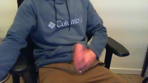 Snapshot of funnyeucouple chatting on 05/02/26, 12:04 YWhiteNiceMan online show from 05/02/26, 12:04
