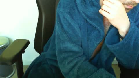 Snapshot of funnyeucouple chatting on 05/22/26, 07:59 YWhiteNiceMan online show from 05/22/26, 07:59