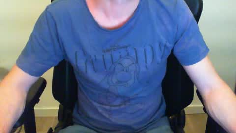 Snapshot of funnyeucouple chatting on 05/22/26, 08:25 YWhiteNiceMan online show from 05/22/26, 08:25
