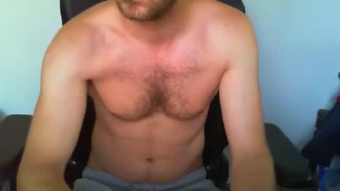 Snapshot of funnyeucouple chatting on 06/25/26, 07:13 YWhiteNiceMan online show from 06/25/26, 07:13