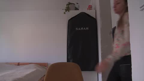 Snapshot of funservice chatting on 11/11/25, 08:14 funservice online show from 11/11/25, 08:14