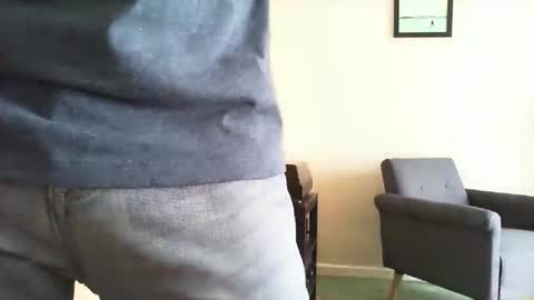 Snapshot of funslimguy chatting on 05/05/26, 04:37 Funslimguy online show from 05/05/26, 04:37