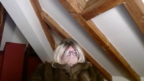 Snapshot of fursdany chatting on 11/07/25, 04:29 Dany online show from 11/07/25, 04:29