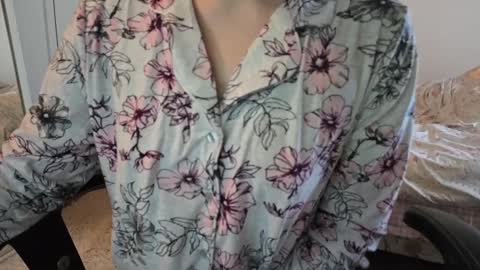 Snapshot of fuxkme_jen chatting on 12/27/24, 07:24 fuxkme_jen online show from 12/27/24, 07:24