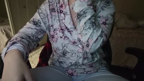 Snapshot of fuxkme_jen chatting on 12/28/24, 11:37 fuxkme_jen online show from 12/28/24, 11:37