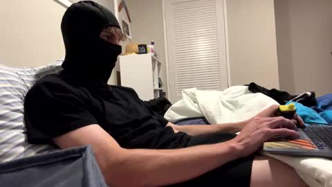 fuzzie_07 online show from 01/27/25, 11:43