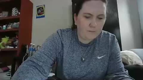 fuzzypeaches87 online show from 01/12/26, 08:25