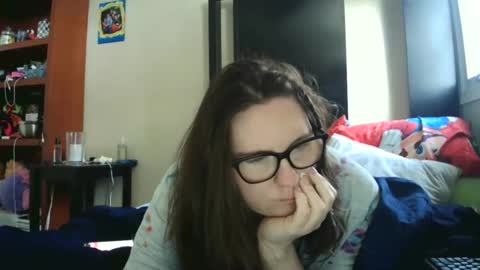 Snapshot of fuzzypeaches87 chatting on 05/03/26, 03:40 fuzzypeaches87 online show from 05/03/26, 03:40
