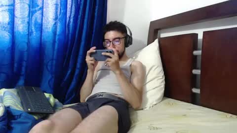 Snapshot of fvckhorneyguy chatting on 05/27/26, 02:25 andrew online show from 05/27/26, 02:25
