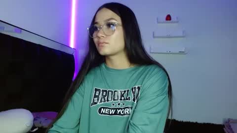 Victoria online show from 03/04/25, 11:00