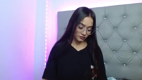 Victoria online show from 10/17/25, 10:34