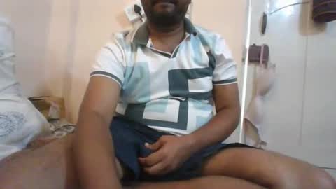 Snapshot of g0lu_ chatting on 10/31/25, 10:27 Nunnu online show from 10/31/25, 10:27