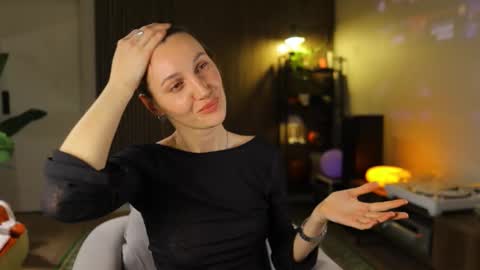 G online show from 11/12/25, 06:52