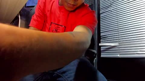 Snapshot of g_lincoln chatting on 06/05/26, 12:17 g_lincoln online show from 06/05/26, 12:17