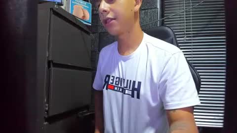 Snapshot of g_lincoln chatting on 06/11/26, 02:53 g_lincoln online show from 06/11/26, 02:53