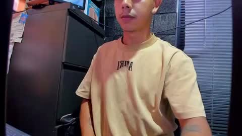 Snapshot of g_lincoln chatting on 06/14/26, 02:30 g_lincoln online show from 06/14/26, 02:30