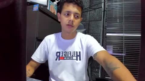 Snapshot of g_lincoln chatting on 06/21/26, 12:24 g_lincoln online show from 06/21/26, 12:24