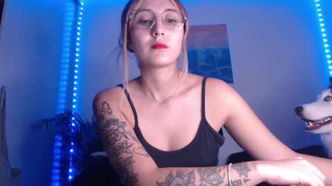 Snapshot of gabb_rioss chatting on 01/11/25, 12:12 Gabriela online show from 01/11/25, 12:12