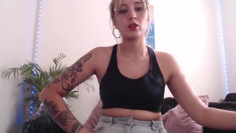 Snapshot of gabb_rioss chatting on 01/21/25, 08:43 Gabriela online show from 01/21/25, 08:43