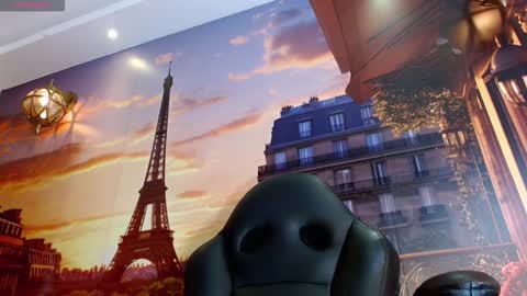 gabi_prince online show from 11/30/25, 07:40