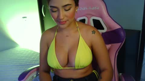 Gabi online show from 01/08/25, 02:25