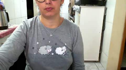 Snapshot of gabibrasil chatting on 06/17/26, 12:24 gaby layla online show from 06/17/26, 12:24