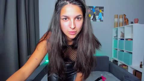 The next stream in car 1 december 10pm time in France online show from 09/21/25, 09:16