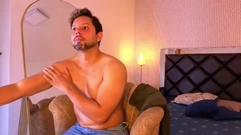 Snapshot of gabriel_51 chatting on 12/03/25, 08:40 GABRIEL online show from 12/03/25, 08:40