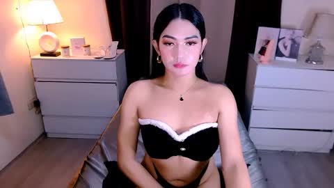 gabriela_deluxe online show from 12/05/25, 04:25