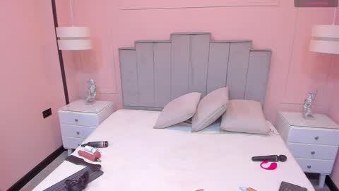   online show from 10/04/25, 12:03