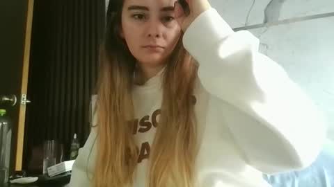 Gabriela Miller online show from 12/15/25, 03:05