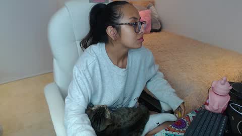 Snapshot of gabriela_morales01 chatting on 12/17/24, 06:13 .  online show from 12/17/24, 06:13