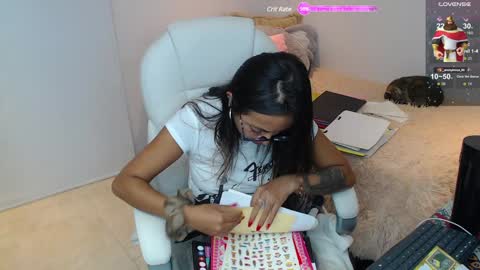 Snapshot of gabriela_morales01 chatting on 01/06/25, 03:20 .  online show from 01/06/25, 03:20