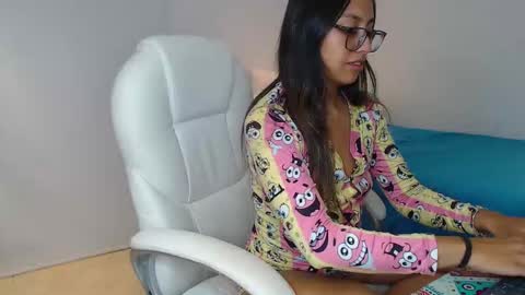 Snapshot of gabriela_morales01 chatting on 02/11/25, 04:11 .  online show from 02/11/25, 04:11