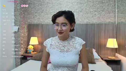 Snapshot of gabriela_vargas chatting on 05/05/26, 08:17 Gabriela Vargas online show from 05/05/26, 08:17