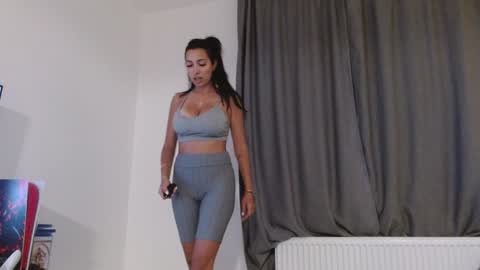 Snapshot of gabrielaaxxx chatting on 02/04/25, 12:40 i love to squirt online show from 02/04/25, 12:40